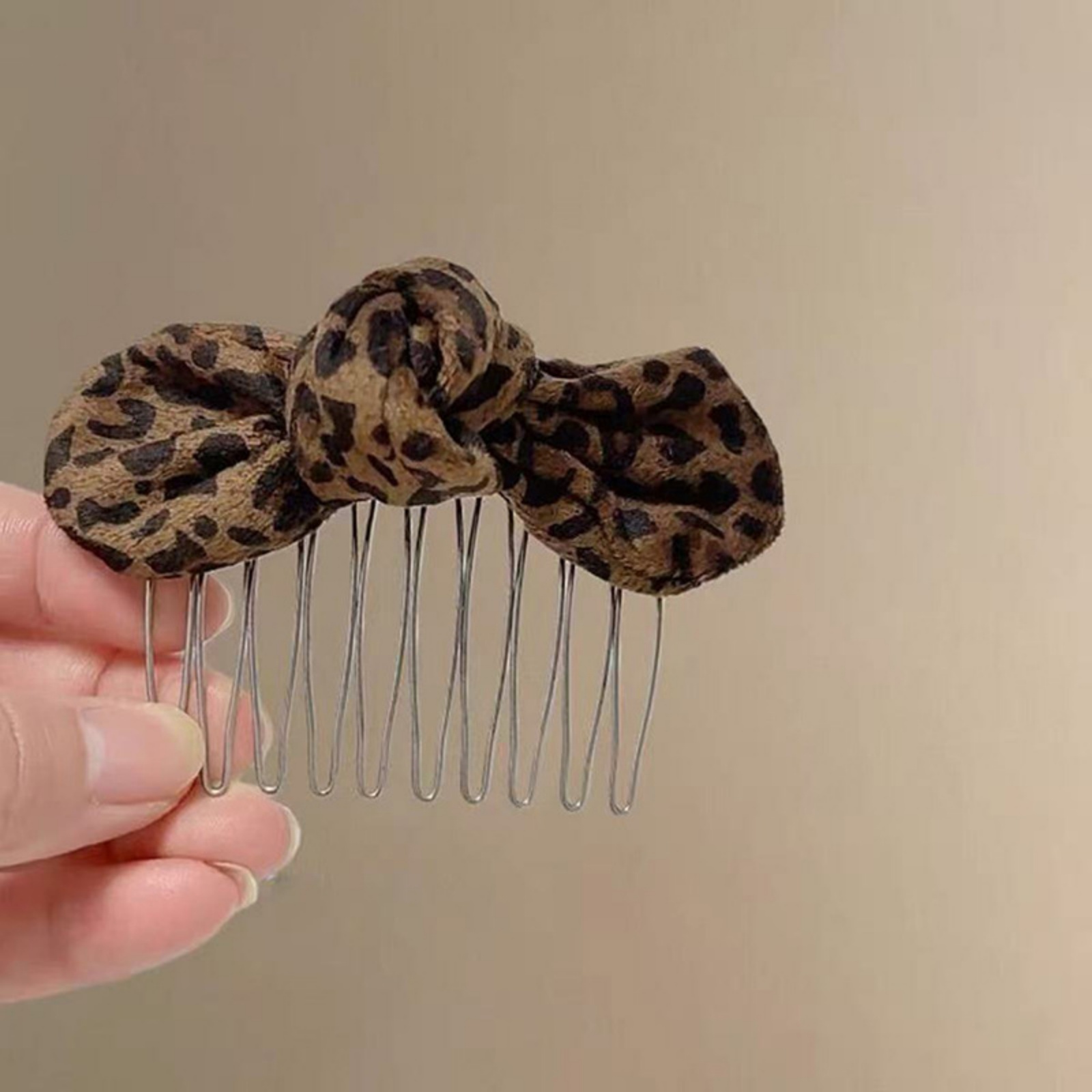 1PCLeopard Print Bow Hair Comb - огляд і ціна Women Fashion Hair Style